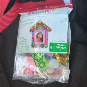 Red and Green Decorative Accessories Kit